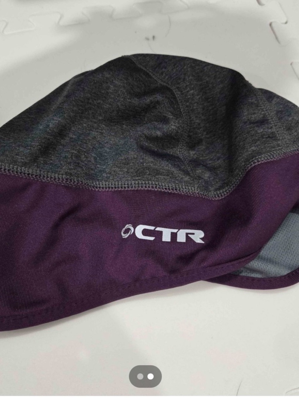 Craft Two-Tone Gray and Purple running beanie toque hat skull cap